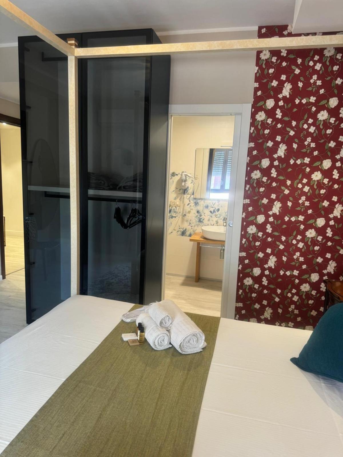 Hermitage Suites 萨萨里 外观 照片
